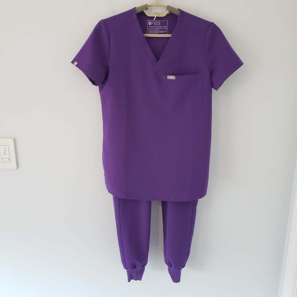 FIGS Kade Cargo Scrub Pants/Shirt Set Womens Size XXS Purple Medical